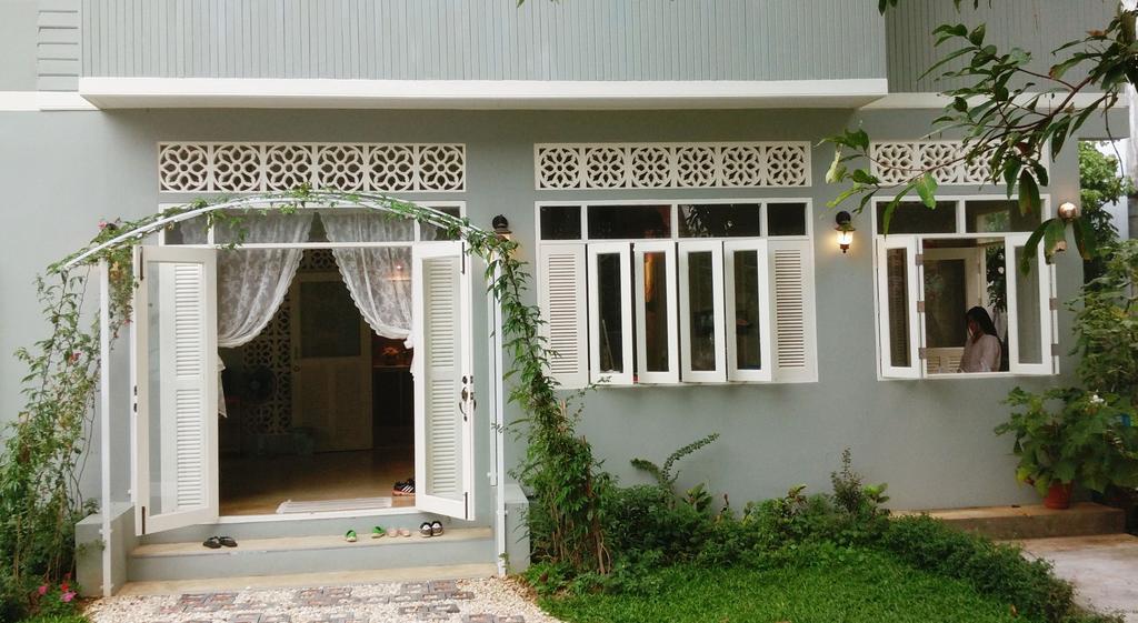Lada House Bed & Breakfast Lampang Exterior photo