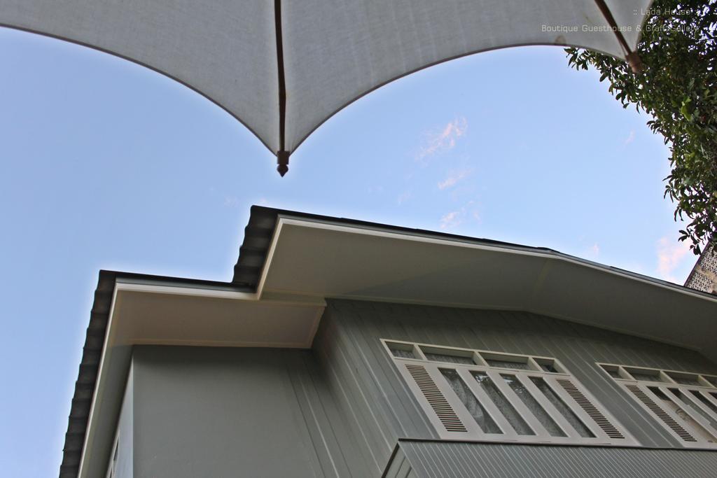 Lada House Bed & Breakfast Lampang Exterior photo