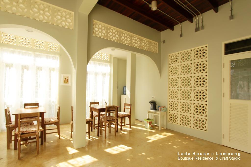 Lada House Bed & Breakfast Lampang Exterior photo