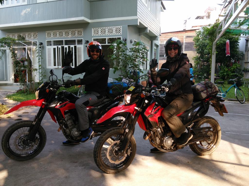 Lada House Bed & Breakfast Lampang Exterior photo