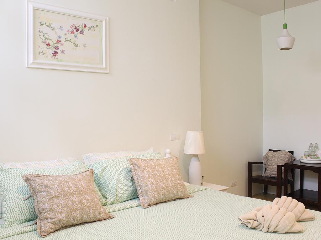 Lada House Bed & Breakfast Lampang Exterior photo