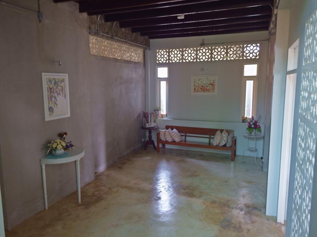 Lada House Bed & Breakfast Lampang Exterior photo