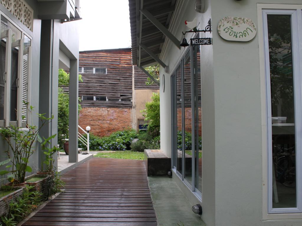 Lada House Bed & Breakfast Lampang Exterior photo