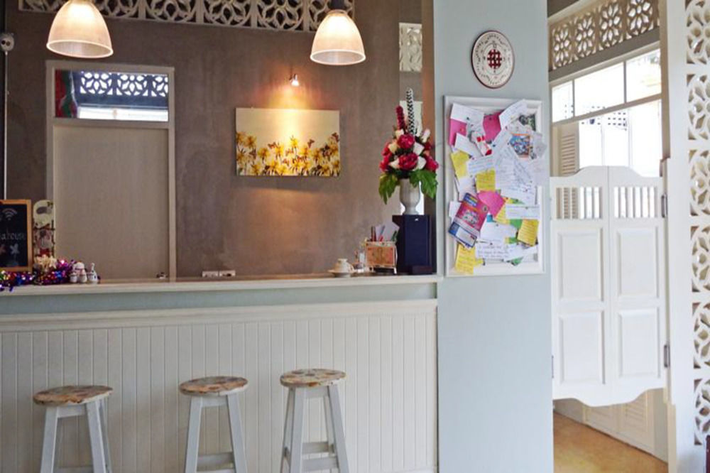 Lada House Bed & Breakfast Lampang Exterior photo